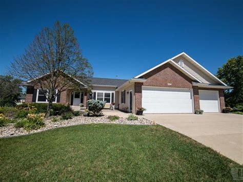 1007 Nash Ct, Clear Lake, IA 50428 is currently not for sale. . Zillow clear lake ia